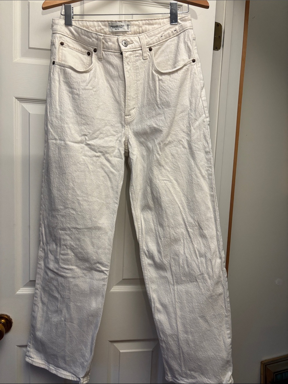 White Abercrombie & Fitch Women’s Full, Straight-Leg Jeans
